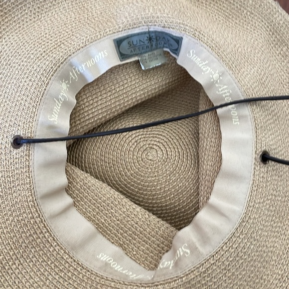 Like new Sunday afternoon sun hat - Picture 3 of 5